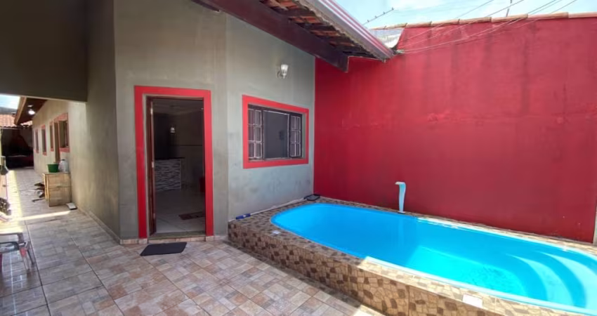 Excelente casa com piscina e churrasqueira em Itanhaém