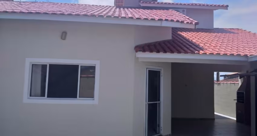 casa com churrasqueira e 2 quartos em itanhaém