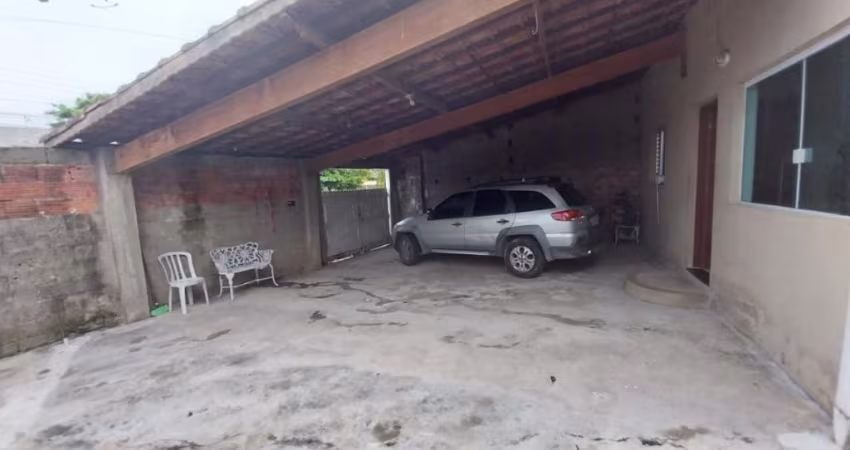 Casa com edícula à 4 km do mar em Peruíbe