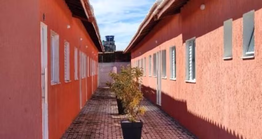 Casa em condomínio com piscina e churrasqueira em Itanhaém