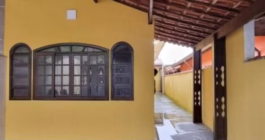 casa com 2 quartos à 600 metros da rodovia em Itanhaém