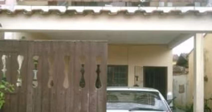 casa à venda com 3 quartos em Itanhaém
