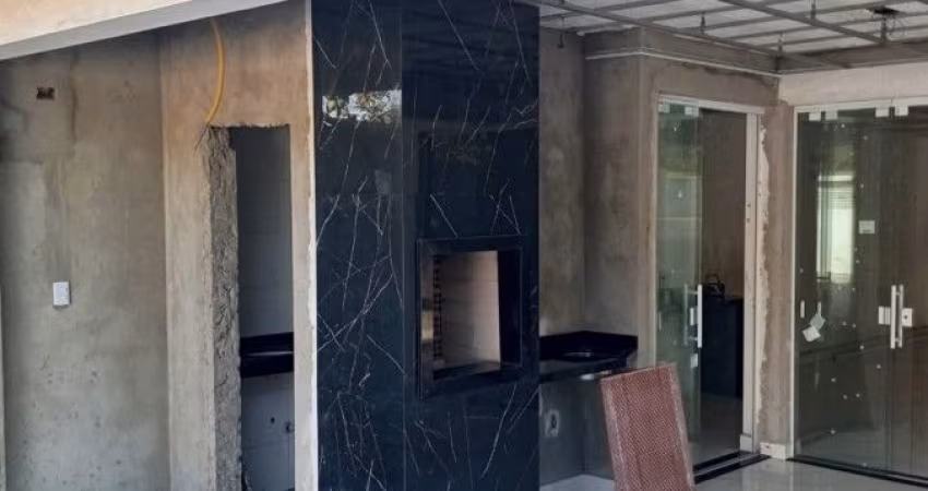 Perfeita casa no Jardim Jamaica com 03 quartos