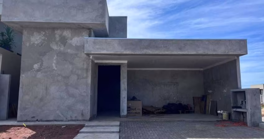 Casa em Condomínio Fechado com 3 suítes Condomínio Villa de Leon 390 m² Três Lagoas / Ms