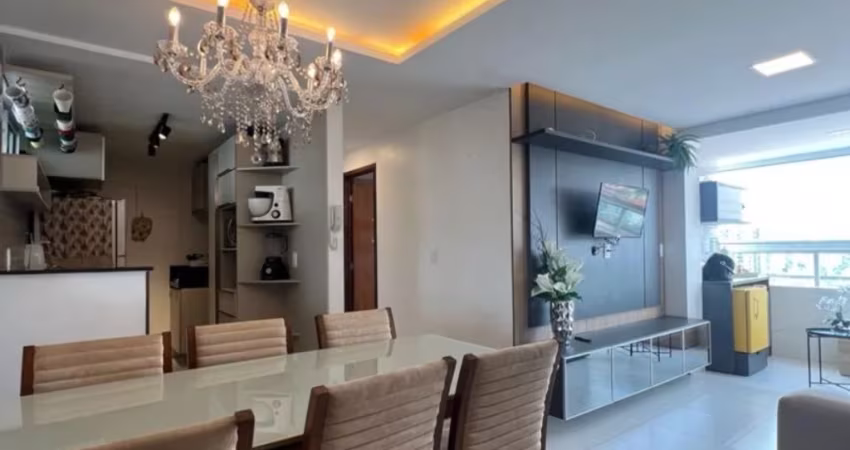 Belíssimo apartamento em Manaira