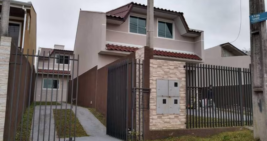 Oportunidade Única em Curitiba: Sobrado Novo em Localização Privilegiada