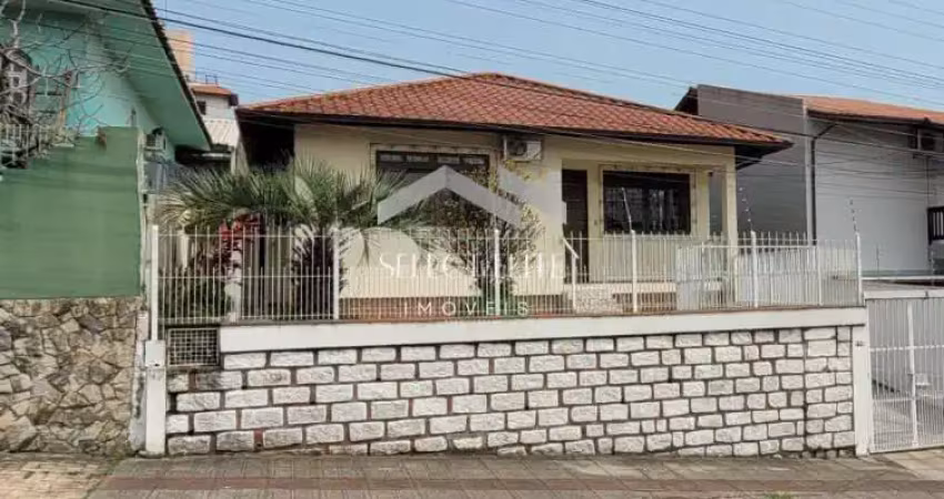 Casa para venda, 3 quarto(s),  Abraão, Florianópolis - CA107