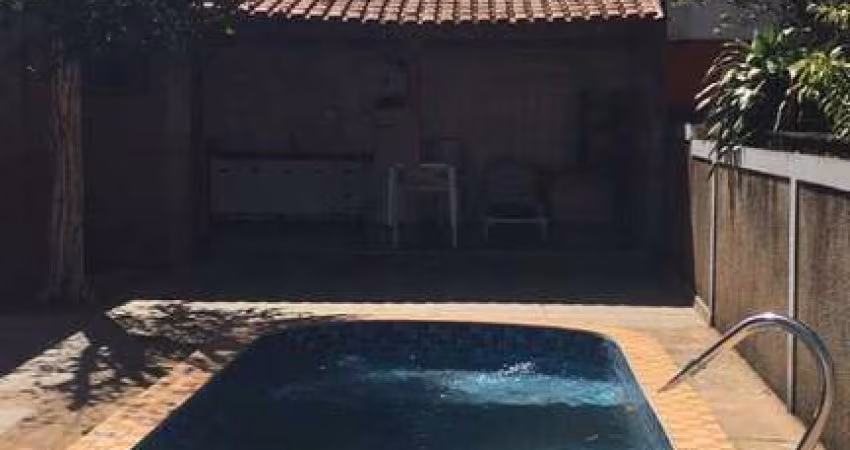 Sobrado Espaçoso com Piscina no Centro de Limeira-SP (HP)