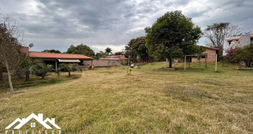 Linda Chácara no Condomínio Manacá no Bairro Parronchi em Limeira-SP (WE)