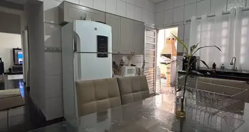 Sobrado no Pq. Residencial Santa Eulália em Limeira-SP