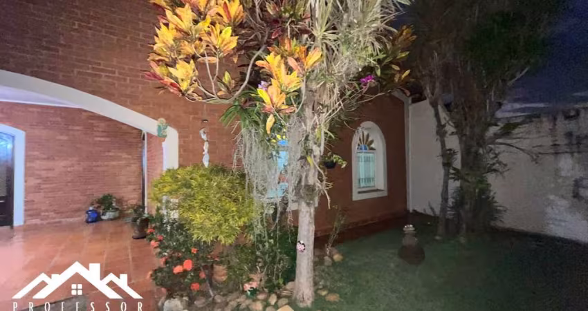 Casa com edícula na Vila Teixeira Marques em Limeira-SP