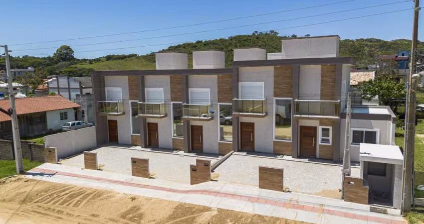 Casa - Sobrado para venda  no Bairro Praia da Ribanceira em Imbituba