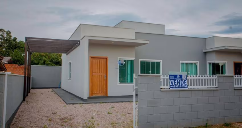 Casa no Bairro Nova Brasilia com quintal recem construida