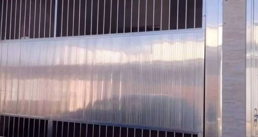 Casa com 2 quartos e 2 vagas