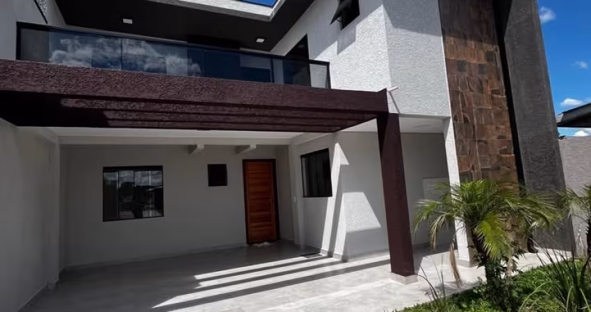 LINDÍSSIMO SOBRADO NO COSTEIRA!! COM UM AMPLO ESPAÇO DE TERRENO.. ÓTIMA LOCALIZAÇÃO