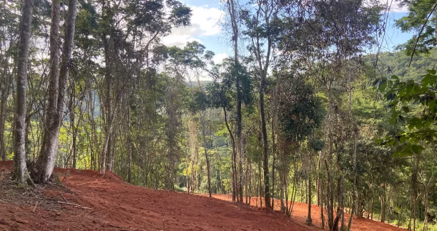 Refúgio na Serra — Terreno Exclusivo no Vale do Sol, Secretário