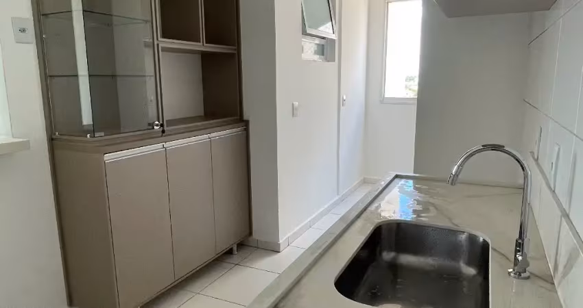 Locação apartamento 3 quartos, 2 vagas de garagem.