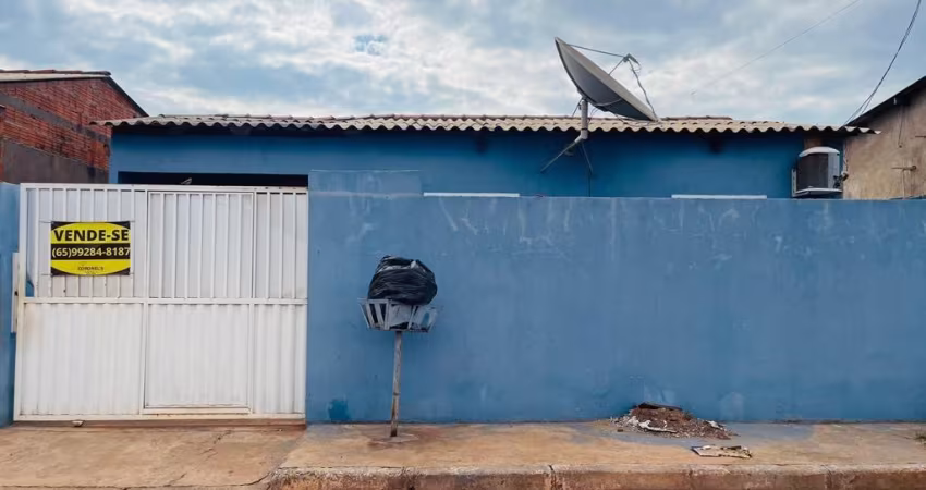 Casa à VENDA NO BAIRRO PRIMEIRO DE MARÇO