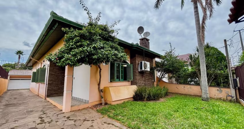 Casa à venda na Rua Canadá, --, São José, Canoas