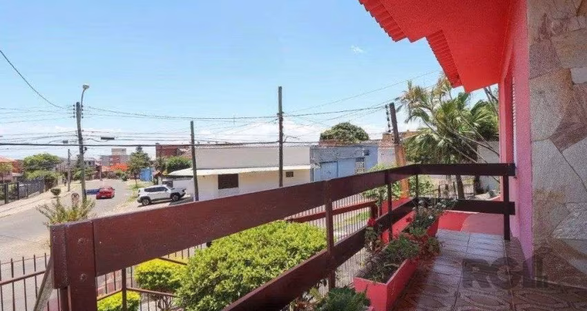 Casa com 3 dormitórios no bairro Cristo Redentor