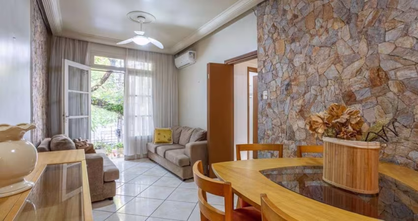 Apartamento com 2 dormitórios no Bairro Menino Deus