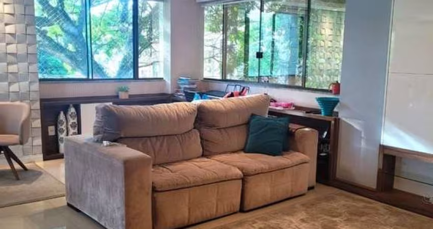 Apartamento com 4 dormitórios e 3 vagas de garagem no Bairro Petrópolis