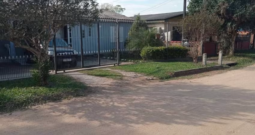 Casa com Piscina à Venda na Vila Elsa – 3 Dorms e Garagem Coberta