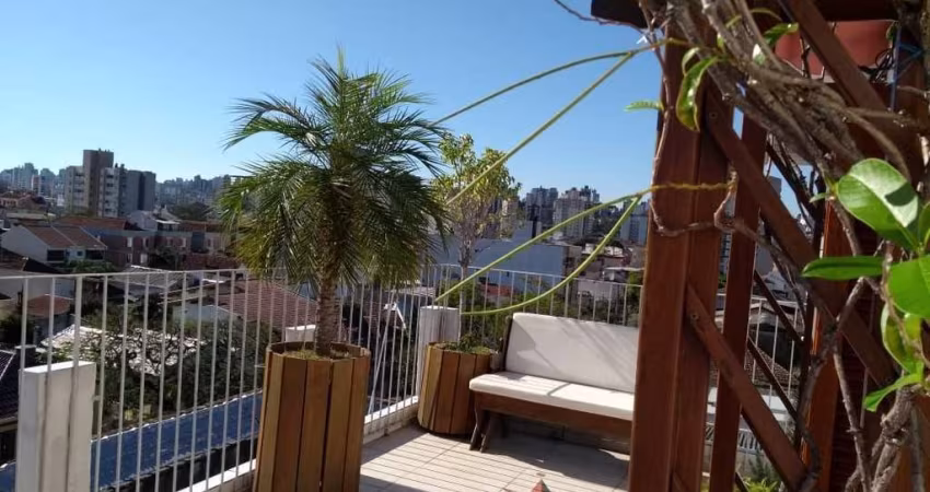 Cobertura com 3 dormitórios no Bairro Partenon