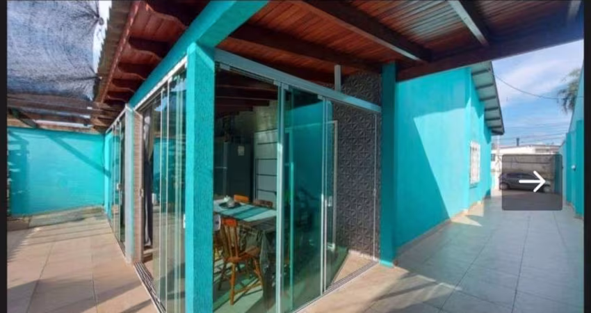 Casa com pátio em Cachoeirinha