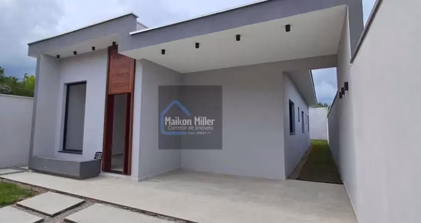 Linda casa bem localizada.