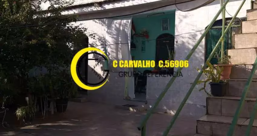 Casa com quintal e terraço e quitinete próx Rua Silva Vale em Cavalcante