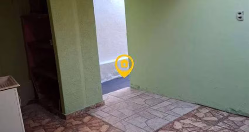 Aluga- Casa 2 dormitórios boa localização no Ipiranga