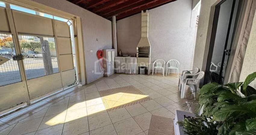 Casa com 3 dormitórios, sendo 1 suíte,  à venda, 221 m² por R$ 650.000 - Vila Mollon IV - Santa Bár