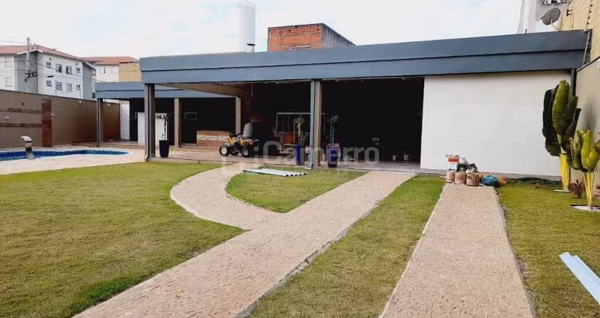 Casa com 3 dormitório, sendo 1 suíte, s à venda, 269 m² por R$ 900.000 - Parque São Jerônimo - Amer
