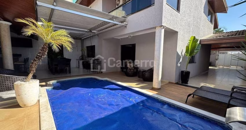 Linda casa, à venda, com 3 dormitórios, sendo 1 suíte, 323 m² de terreno e 311,80m² de construção,