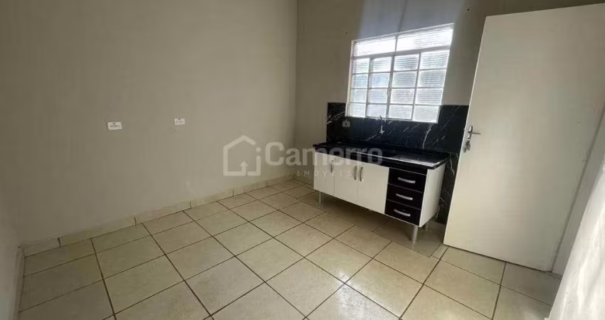 Casa com 1 dormitório para alugar, 45 m² por R$ 900,00/mês - Vila Mollon IV - Santa Bárbara D'Oeste