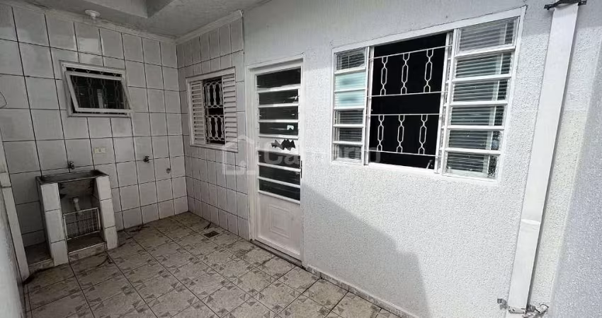Casa com 1 dormitório para alugar, 50 m² por R$ 900/mês - Vila Dainese - Americana/SP