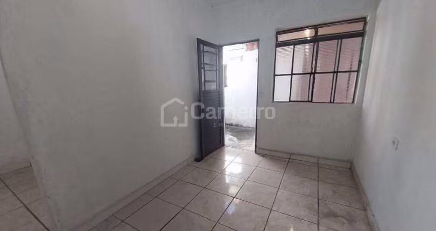 Casa com 1 dormitório para alugar, 40 m² por R$ 700,00/mês - Jardim São Fernando - Santa Bárbara D'