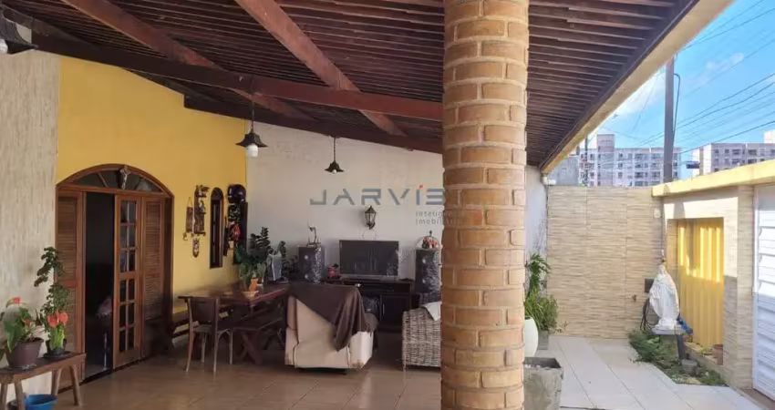 Casa Mobiliada de 3 Quartos e 2 Suítes no Tabuleiro do Martins-R$ 490.000,00
