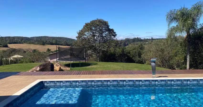 Linda chácara no condomínio Cocais com vista deslumbrante