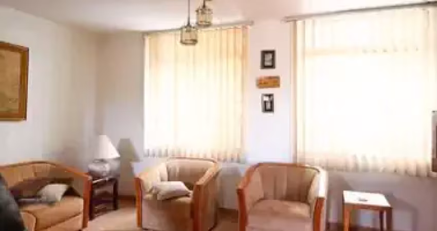 Casa com 3 quartos para alugar na Rua Rifaina, 56, Vila Anglo Brasileira, São Paulo