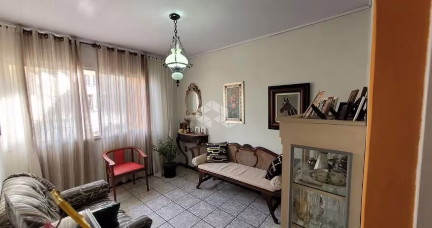 Casa a venda no Bairro Capoeiras  com 3 dormitórios sendo 1 suíte