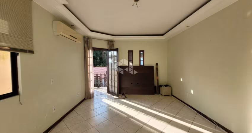 Casa com vista para o mar e potencial comercial no bairro Abraão - 3 dormitorios e 1 suite