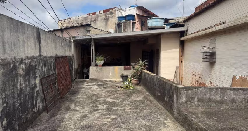 Terreno com 135,90² com 01 casa construída no Bela Vista - Osasco/SP