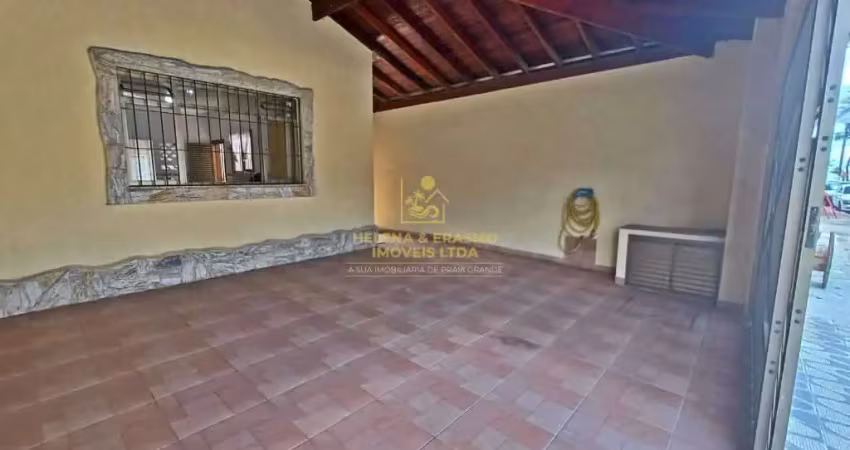 Casa a Venda a 100 mts da Praia em Praia Grande