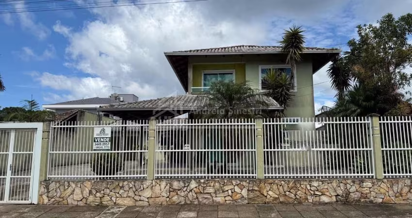 Casa com 3 quartos à venda na Rua Oscar Bernardo Beckhauser n° 1291, Sandra Regina, São Francisco do Sul