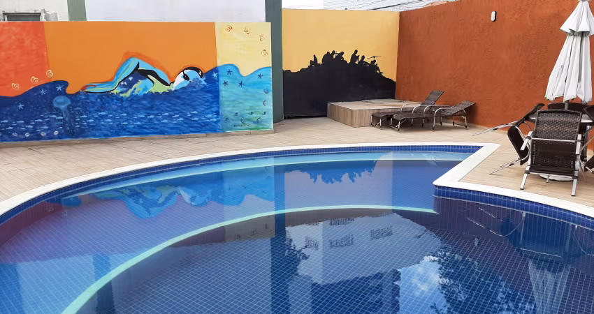 Vilage tipo apartamento ,otima localização ,comercio e shopping .