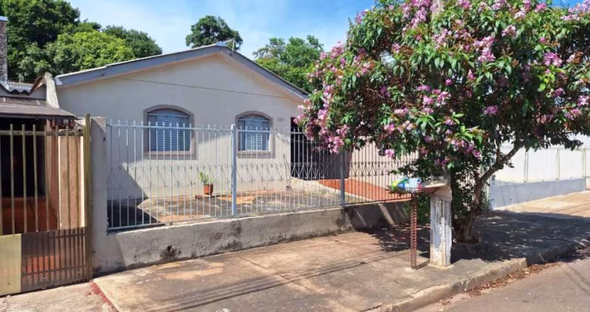 Casa para Alugar no bairro Luiz de Sá, com 3 dormitórios - Região Norte