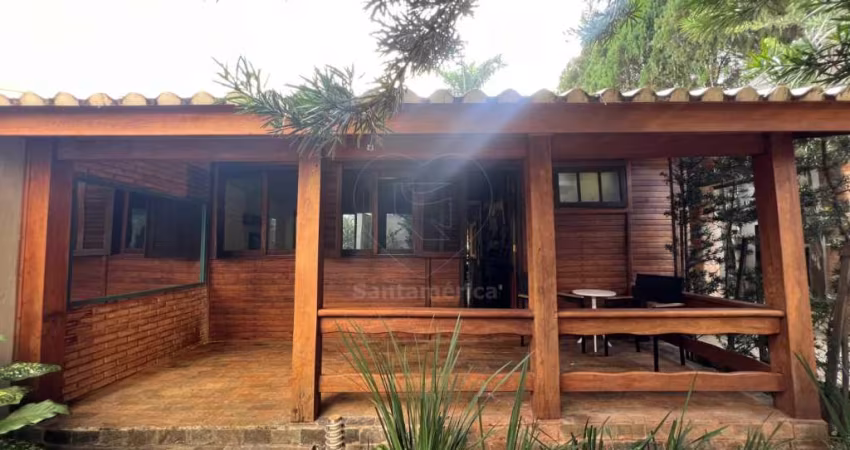 Casa Alto Padrão para Locação com 2 suítes no Centro de Londrina