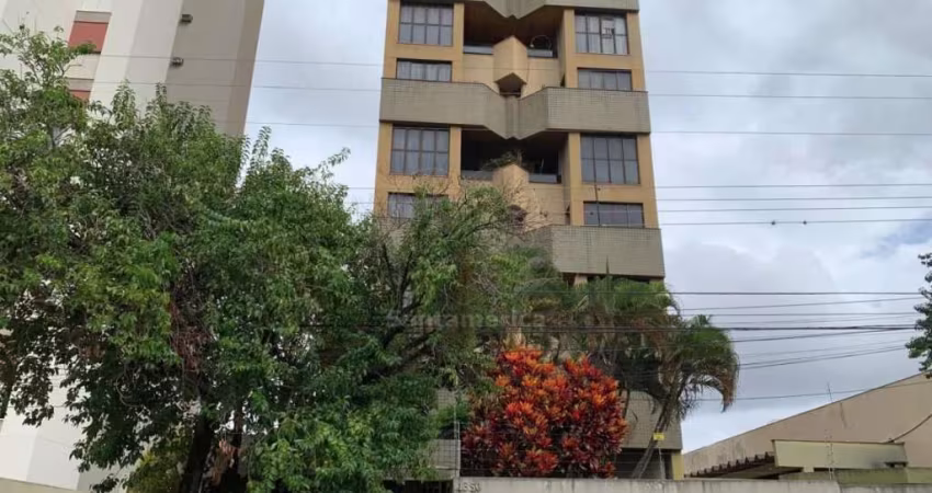 Apartamento duplex à venda no Edifício Saint Simon Residence no Centro de Londrina